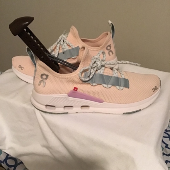 🔥😎On Clouds, new cond. see pics. Lightweight, minimal wear, size 6.5🔥🔥 - Picture 6 of 9